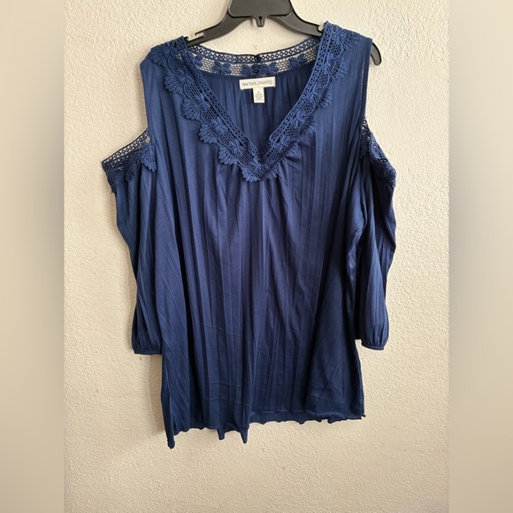 💥New York Laundry Navy Cold Shoulder Lace Top 3X - Picture 2 of 9